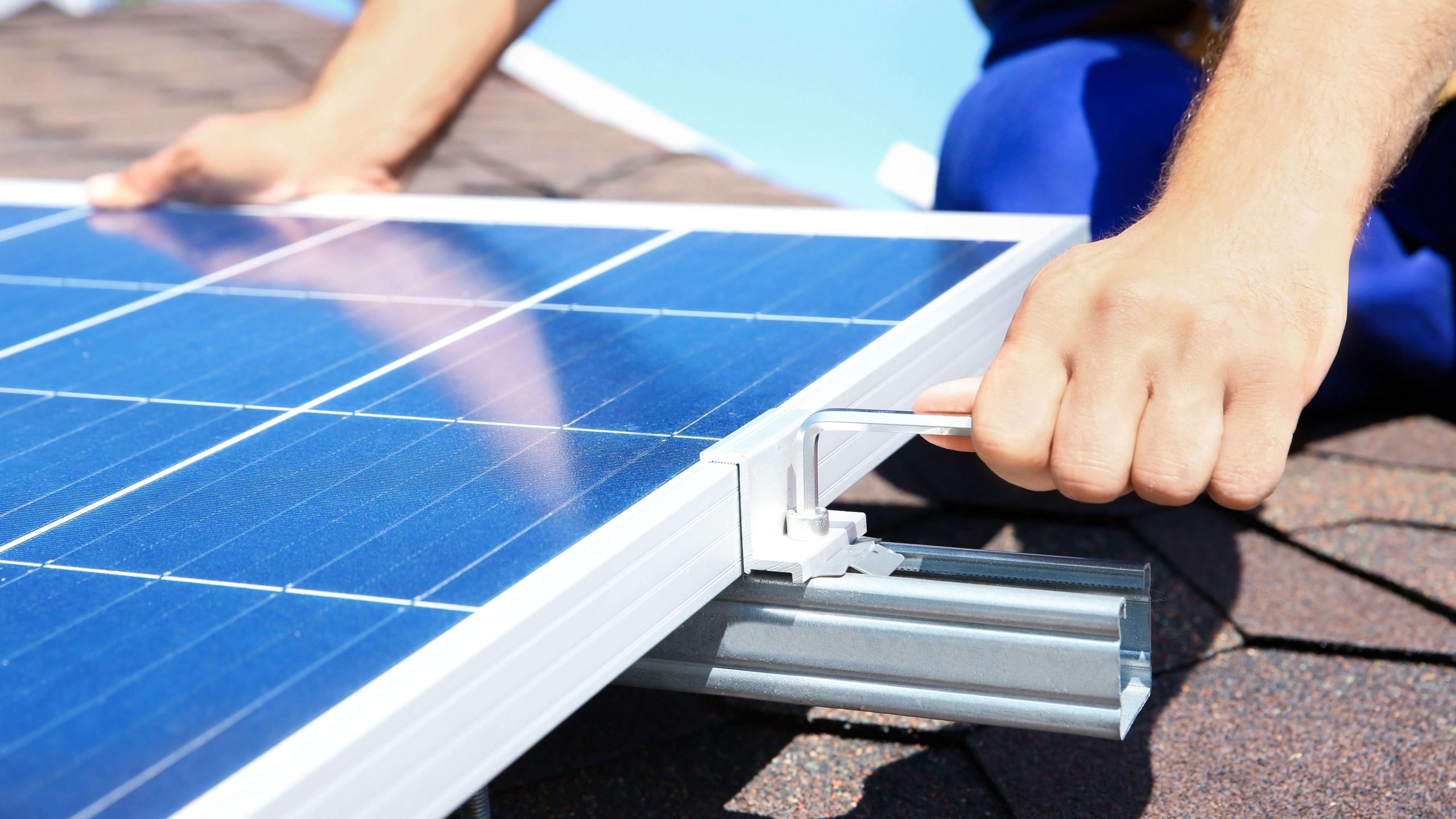 découvrez comment installer des panneaux solaires pour bénéficier d'une énergie propre et renouvelable. notre guide complet vous accompagne à chaque étape, des démarches administratives à la mise en place, afin de maximiser vos économies d'énergie et réduire votre empreinte carbone.