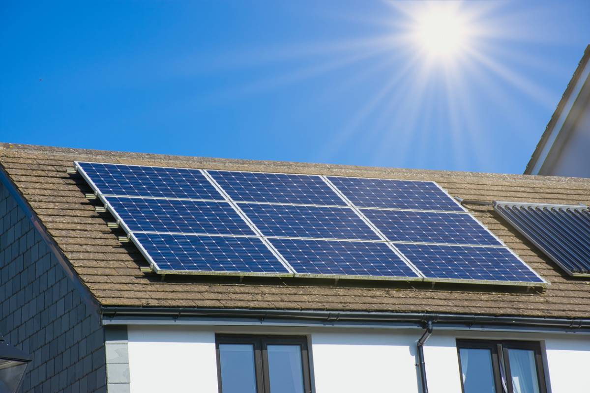 découvrez comment choisir les meilleurs panneaux photovoltaïques pour votre maison. notre guide vous aide à évaluer les critères essentiels, tels que l'efficacité, le coût et la durabilité, pour faire un choix éclairé et maximiser votre production d'énergie solaire.