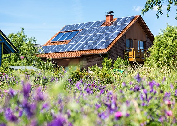 découvrez notre guide photovoltaïque complet pour comprendre le fonctionnement des panneaux solaires, leur installation, les avantages de l'énergie solaire et les aides financières disponibles. informez-vous sur les meilleures pratiques pour optimiser votre investissement dans l'énergie renouvelable.