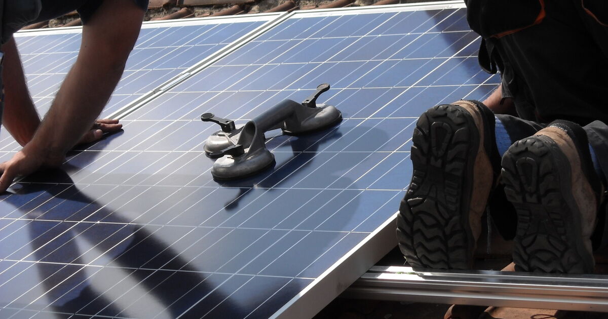 découvrez comment les panneaux photovoltaïques peuvent générer des économies significatives sur vos factures d'électricité tout en contribuant à la protection de l'environnement. investissez dans une énergie renouvelable et rentable pour un avenir durable.