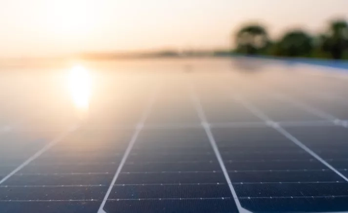 découvrez les différents types de panneaux photovoltaïques disponibles sur le marché : monofaciaux, bifaciaux, à couche mince et plus encore. apprenez leurs caractéristiques, avantages et comment choisir le meilleur système pour maximiser votre production d'énergie solaire.