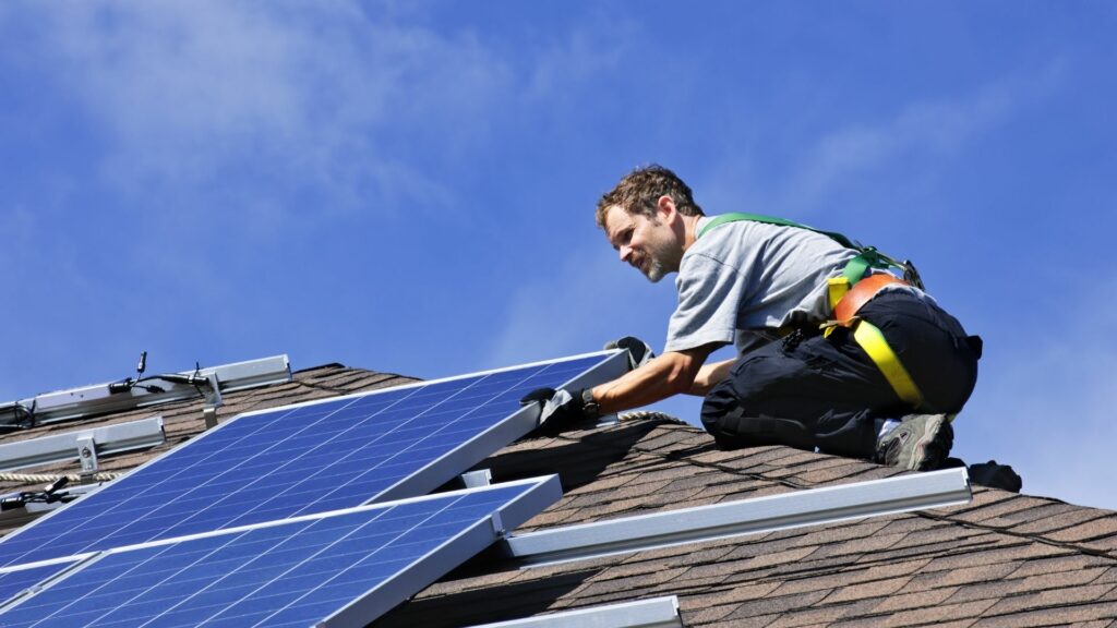 choix-panneaux-solaires-9 Comparatif des panneaux solaires : quel modèle choisir pour maximiser votre investissement ?