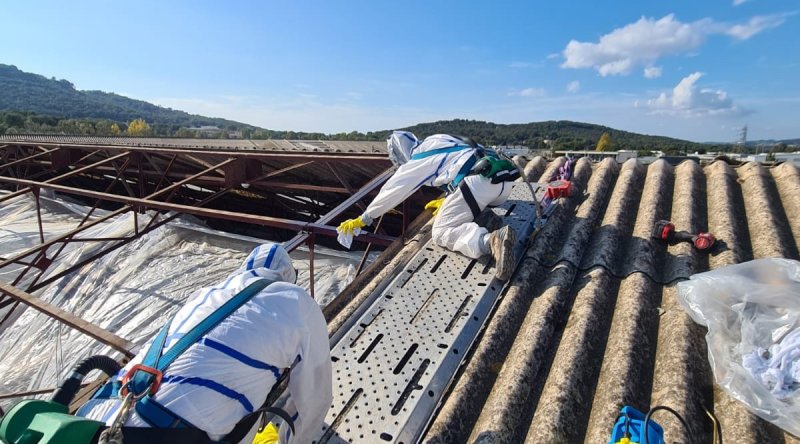 desamiantage-photovoltaique-1 Aide au désamiantage dans les projets photovoltaïques