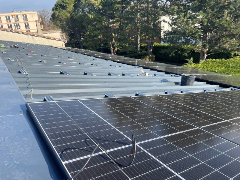 installation-photovoltaique-erp-1 Guide d'installation photovoltaïque ERP : étapes et conseils pratiques