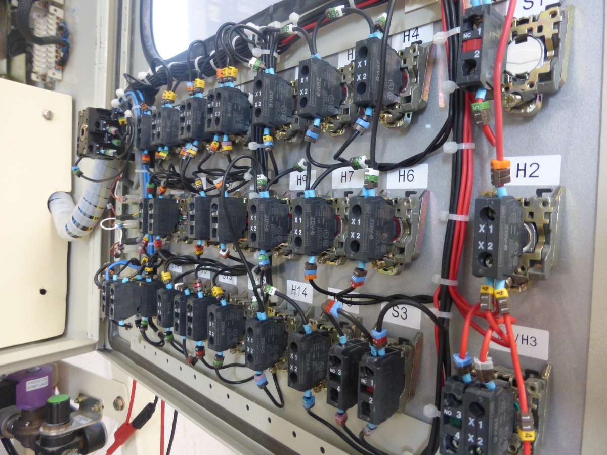 metiers-electrotechnique-photovoltaiques-1 Guide des métiers de l'électrotechnique dans le domaine des panneaux photovoltaïques