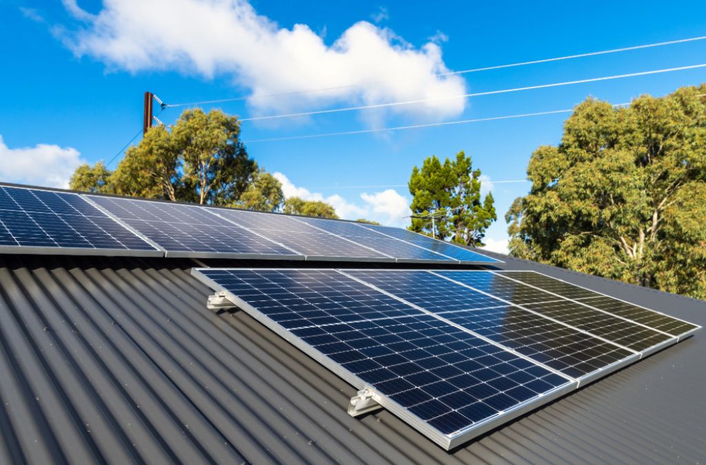 découvrez les avantages des panneaux photovoltaïques pour votre toiture. optimisez votre consommation d'énergie, réduisez votre empreinte carbone et augmentez la valeur de votre maison grâce à des solutions solaires efficaces et durables.