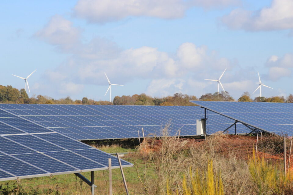 centrale-solaire-sarthe Tout ce qu'il faut savoir sur les projets de centrale solaire en Sarthe : procédures et enjeux décortiqués