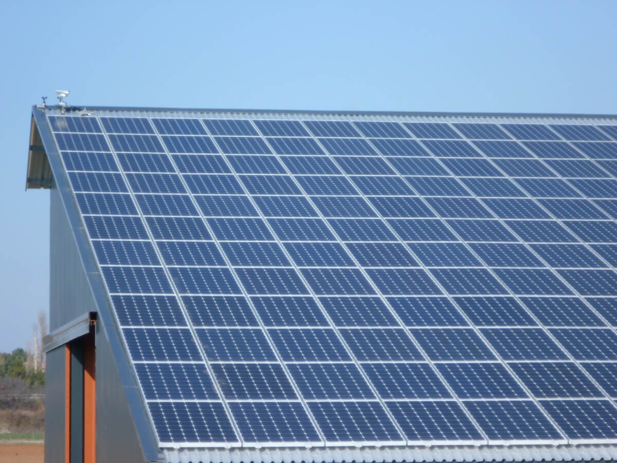 découvrez les avantages des systèmes photovoltaïques industriels pour optimiser votre production d'énergie et réduire vos coûts. explorez des solutions écologiques et rentables qui contribuent à la transition énergétique tout en améliorant la performance de votre entreprise.