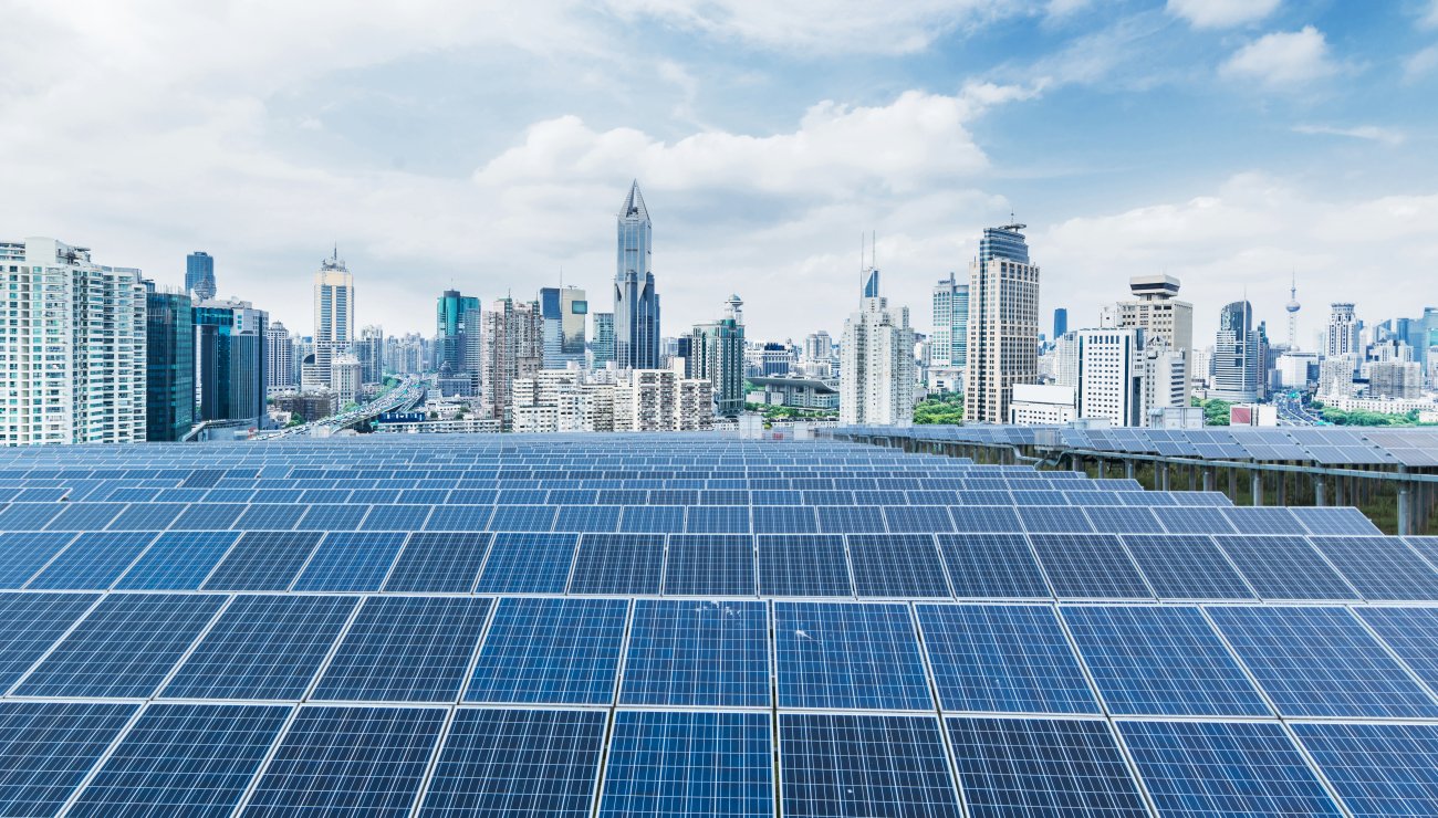 découvrez comment l'intégration des panneaux photovoltaïques façonne le paysage urbain, alliant développement durable et esthétique moderne. explorez les avantages et les innovations qui transforment nos villes en espaces plus verts et énergétiquement efficaces.